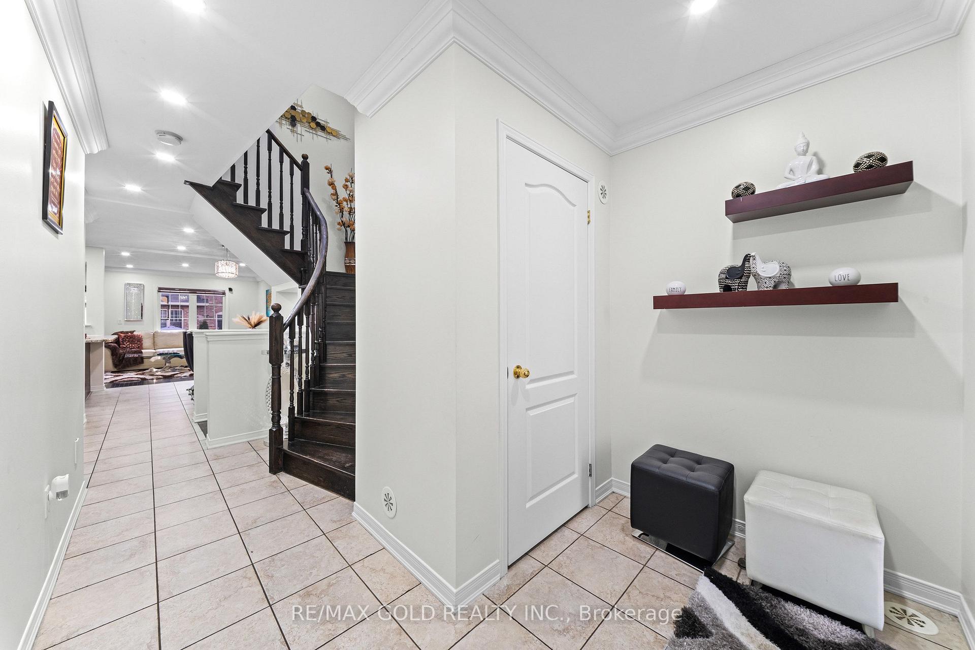 Photo 2 of 35 Davenhill Road, Brampton, Bram East — HOMEH