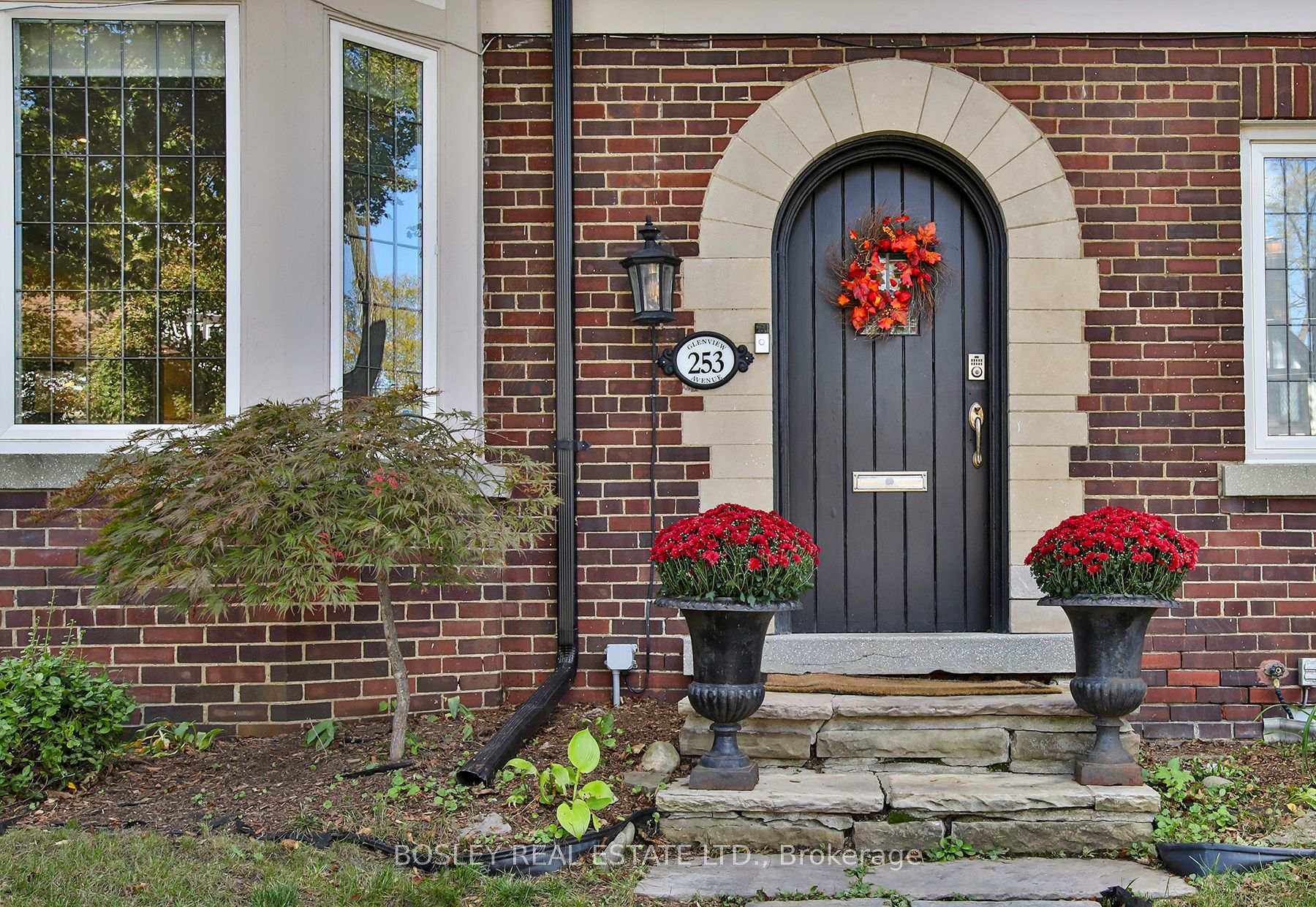 Photo 2 of 253 Glenview Avenue, Toronto, Lawrence Park South — HOMEH