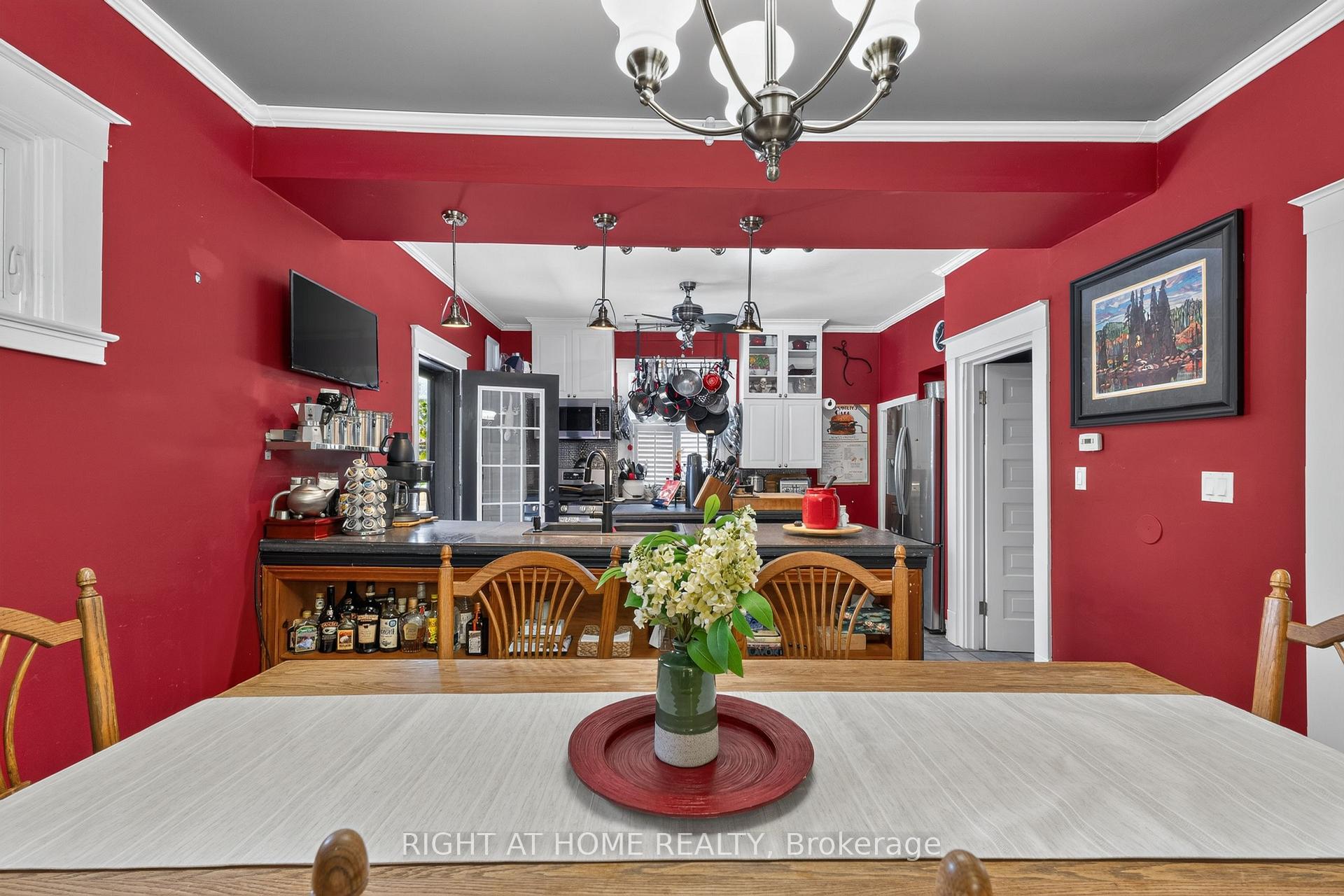 Photo 12 of 327 Wellington Street, St. Thomas — HOMEH