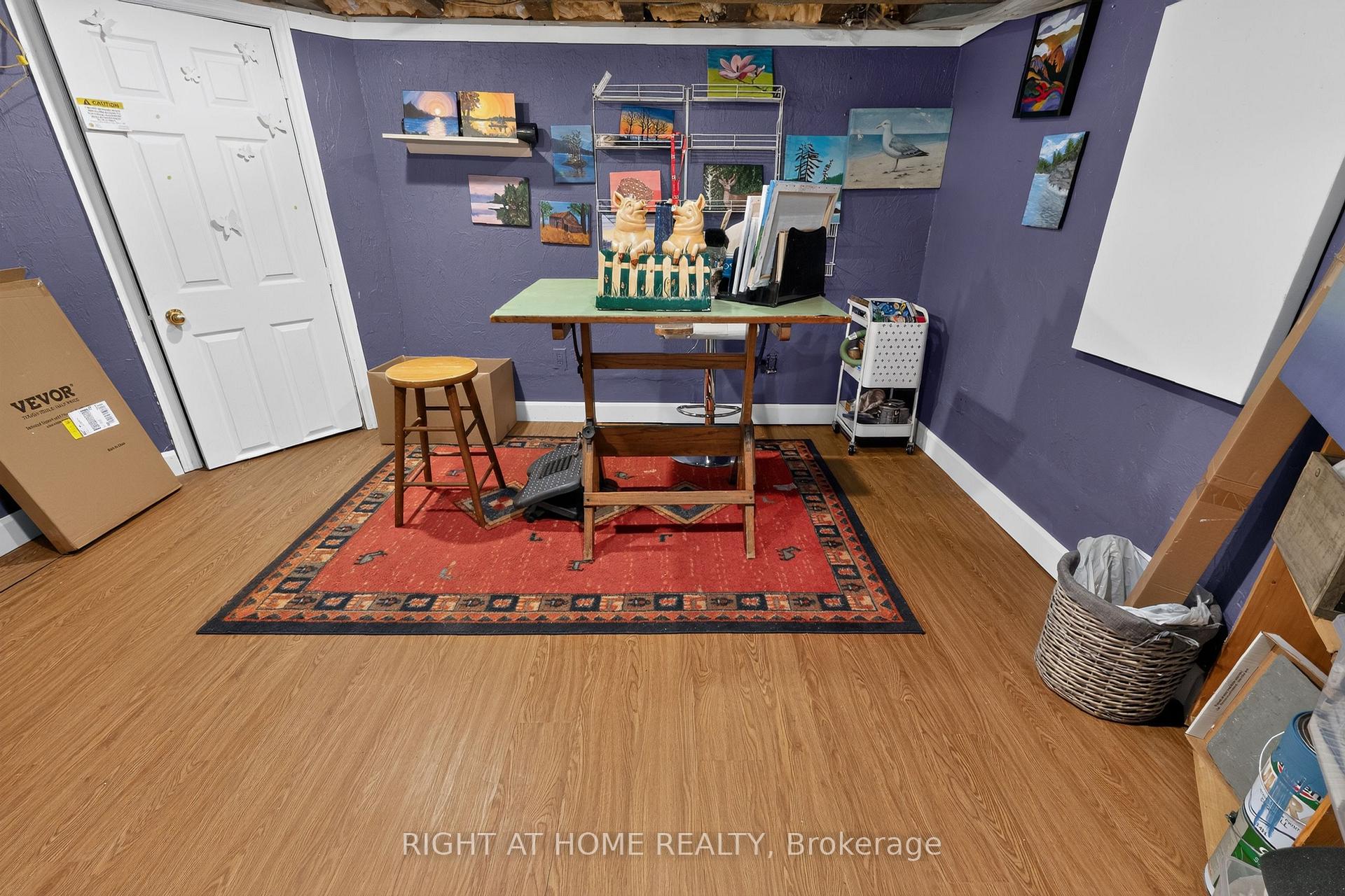 Photo 31 of 327 Wellington Street, St. Thomas — HOMEH