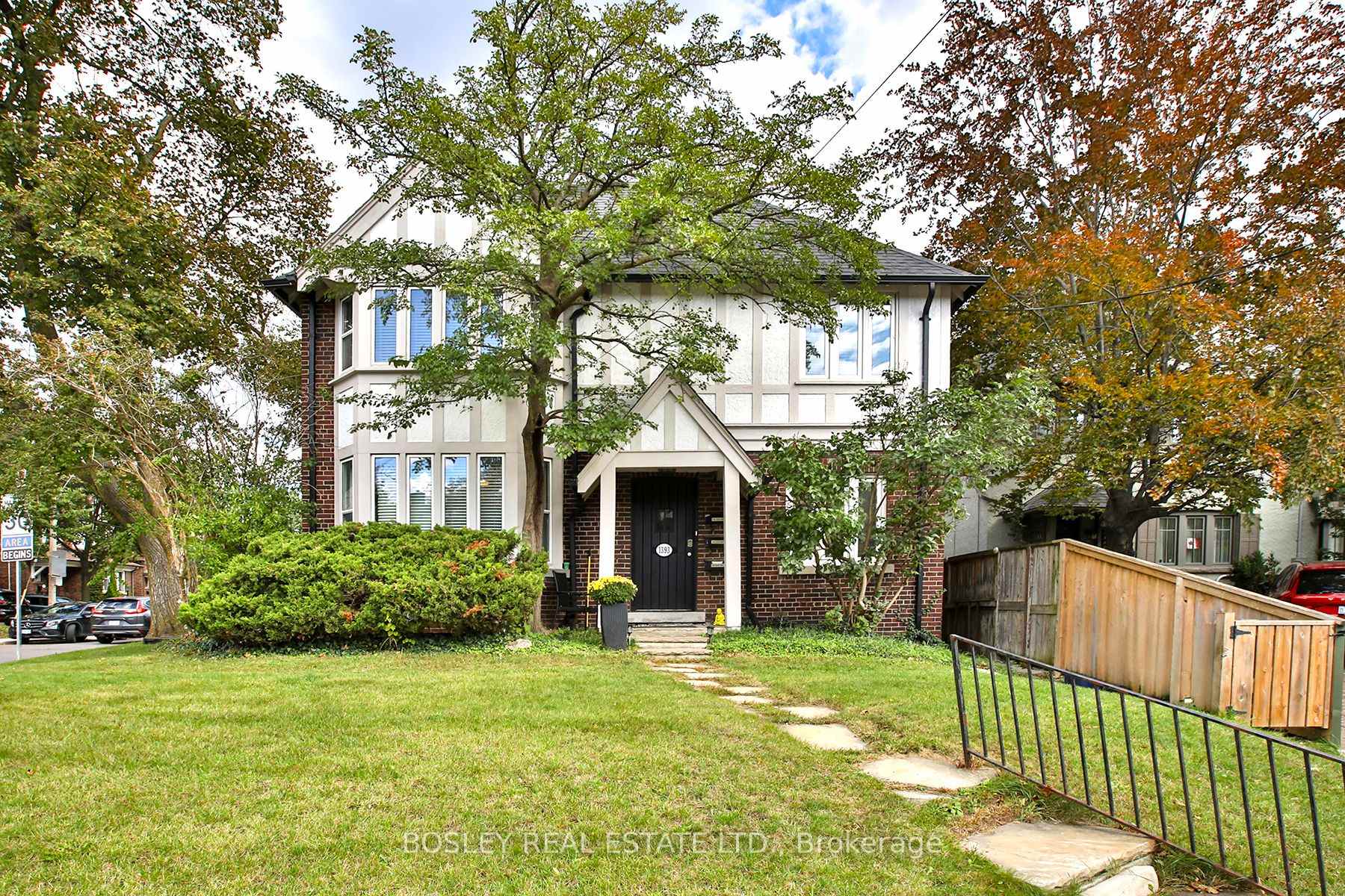 Photo of 1393 Avenue Road