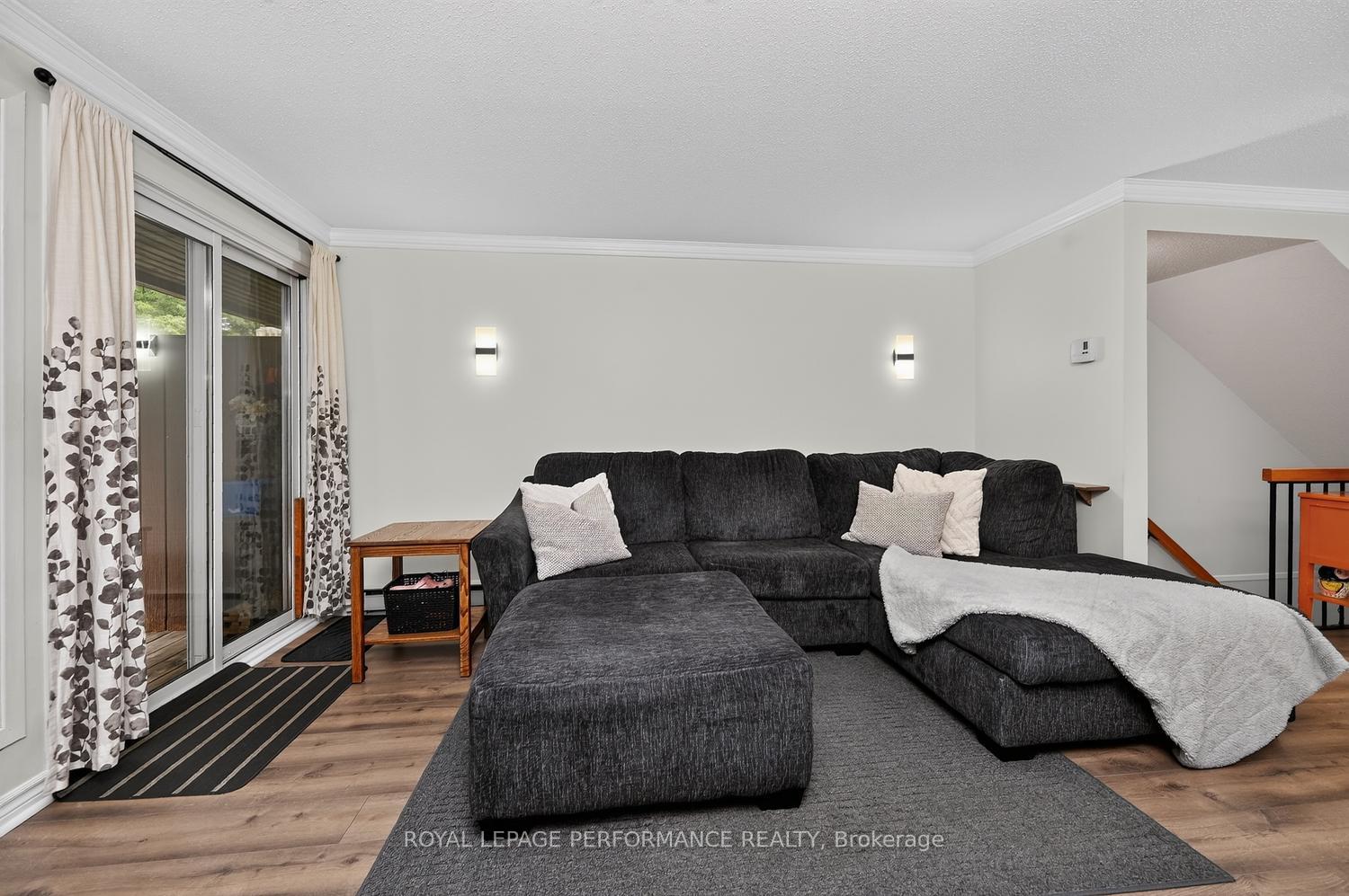 Photo 7 of Unit A, 6812 Jeanne D'arc Boulevard, Ottawa, Convent Glen North — HOMEH
