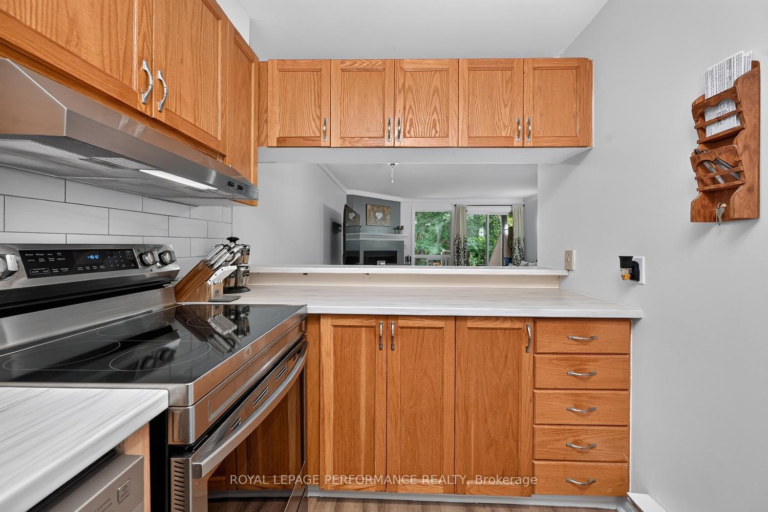 Photo 15 of Unit A, 6812 Jeanne D'arc Boulevard, Ottawa, Convent Glen North — HOMEH