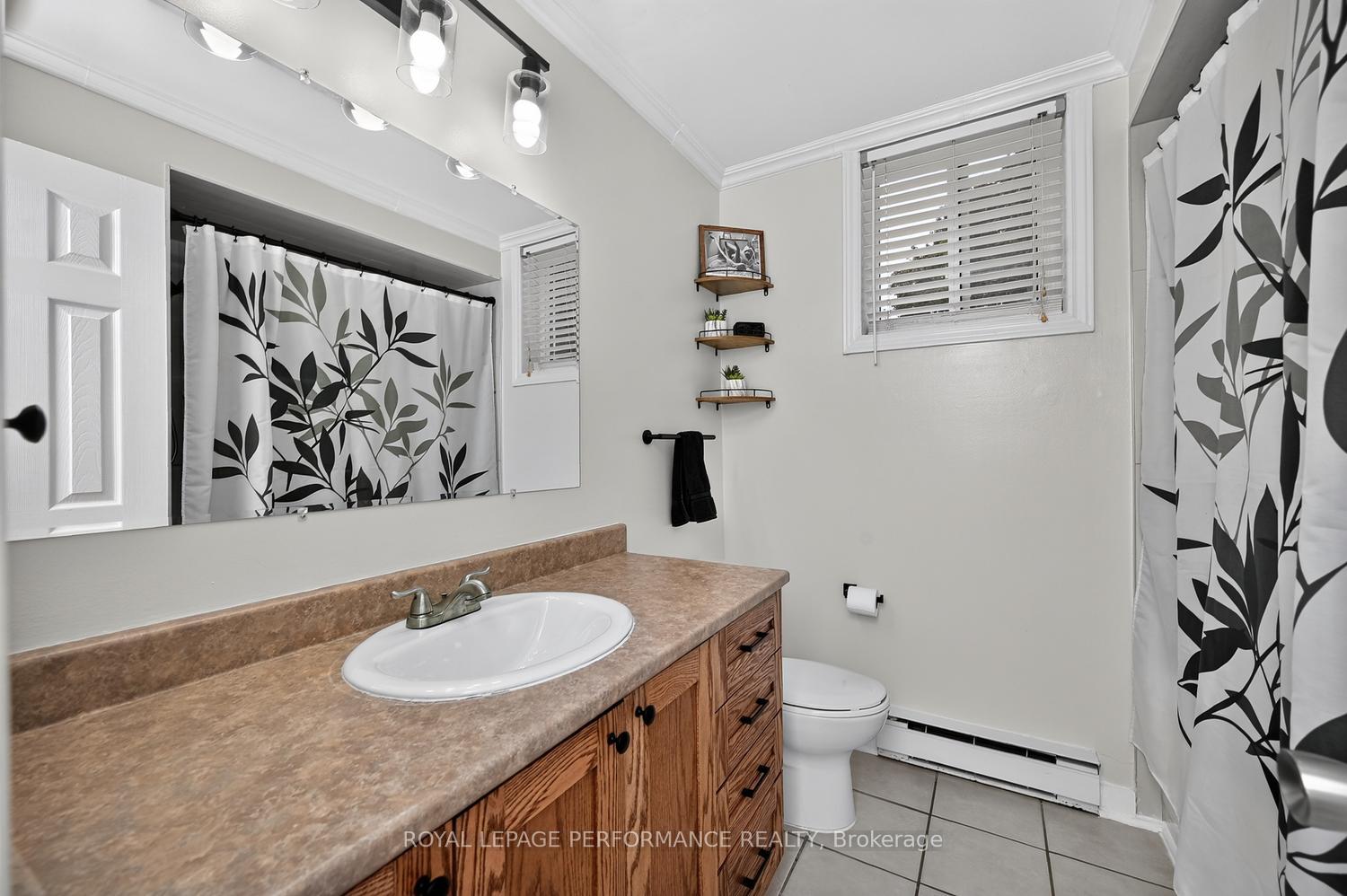 Photo 20 of Unit A, 6812 Jeanne D'arc Boulevard, Ottawa, Convent Glen North — HOMEH