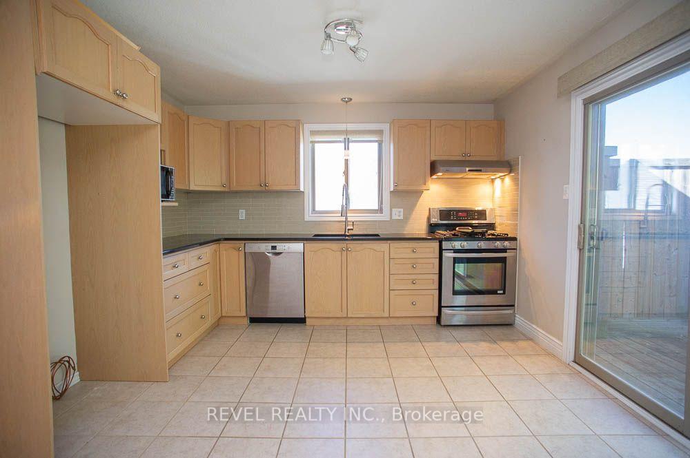 Photo 9 of 16 Bradbury Crescent, Brant, Paris — HOMEH