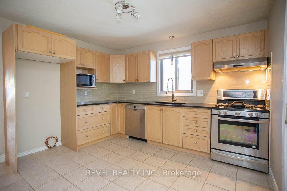Photo 10 of 16 Bradbury Crescent, Brant, Paris — HOMEH