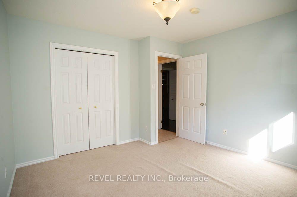 Photo 17 of 16 Bradbury Crescent, Brant, Paris — HOMEH