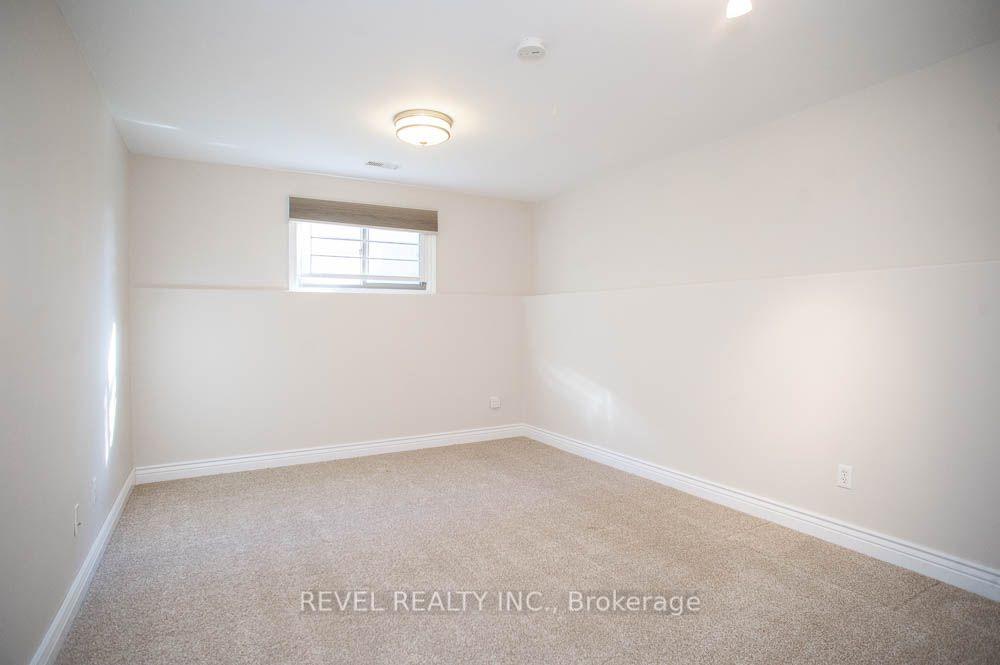 Photo 24 of 16 Bradbury Crescent, Brant, Paris — HOMEH