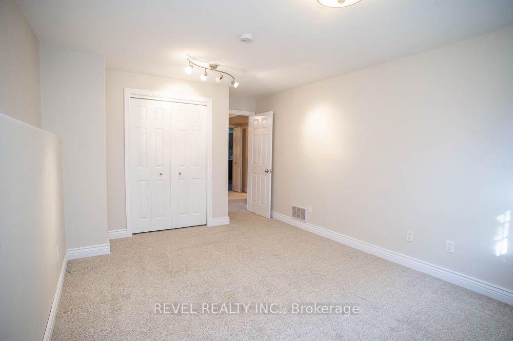 Photo 25 of 16 Bradbury Crescent, Brant, Paris — HOMEH