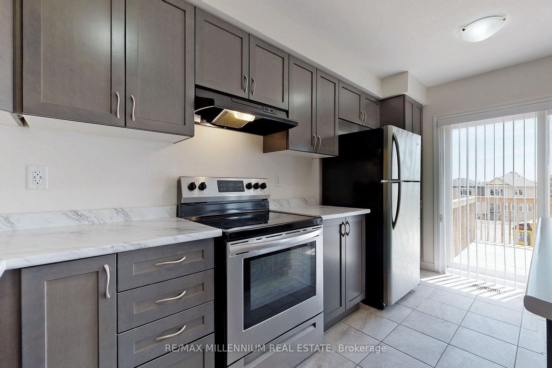 Photo 4 of 1017 Cameo Street, Pickering, Rural Pickering — HOMEH