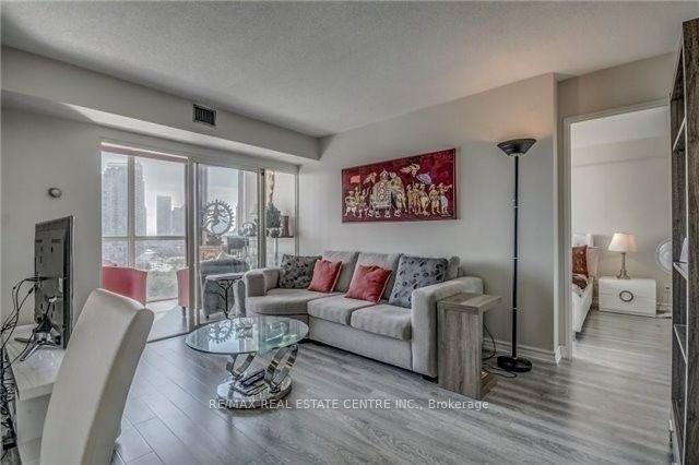 Photo 8 of Unit 1908, 285 Enfield Place, Mississauga, City Centre — HOMEH