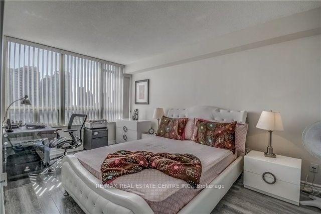 Photo 11 of Unit 1908, 285 Enfield Place, Mississauga, City Centre — HOMEH
