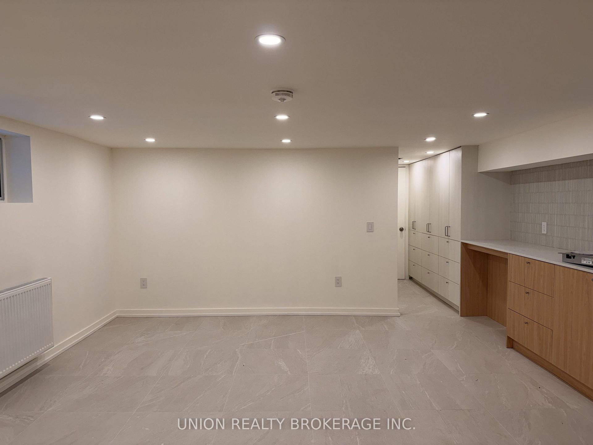 Photo 2 of Unit Lower, 53 Wineva Avenue, Toronto, The Beaches — HOMEH