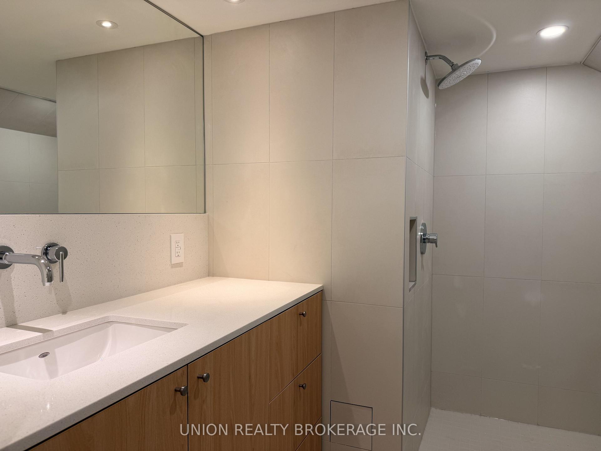 Photo 6 of Unit Lower, 53 Wineva Avenue, Toronto, The Beaches — HOMEH