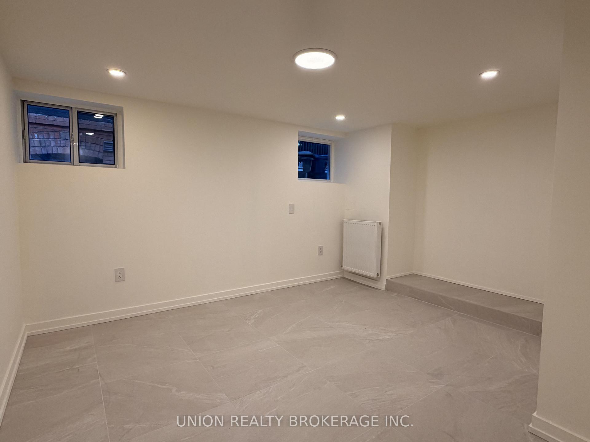 Photo 8 of Unit Lower, 53 Wineva Avenue, Toronto, The Beaches — HOMEH