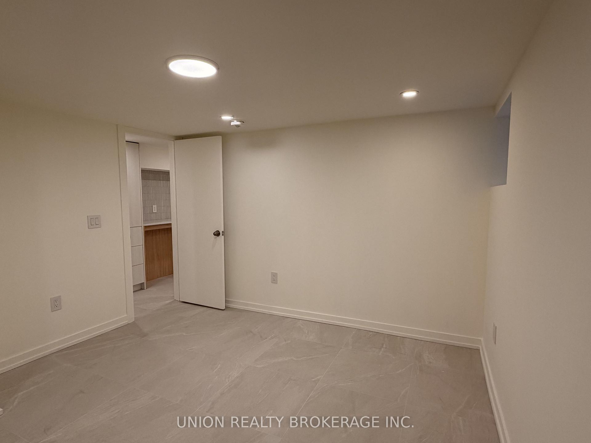 Photo 9 of Unit Lower, 53 Wineva Avenue, Toronto, The Beaches — HOMEH