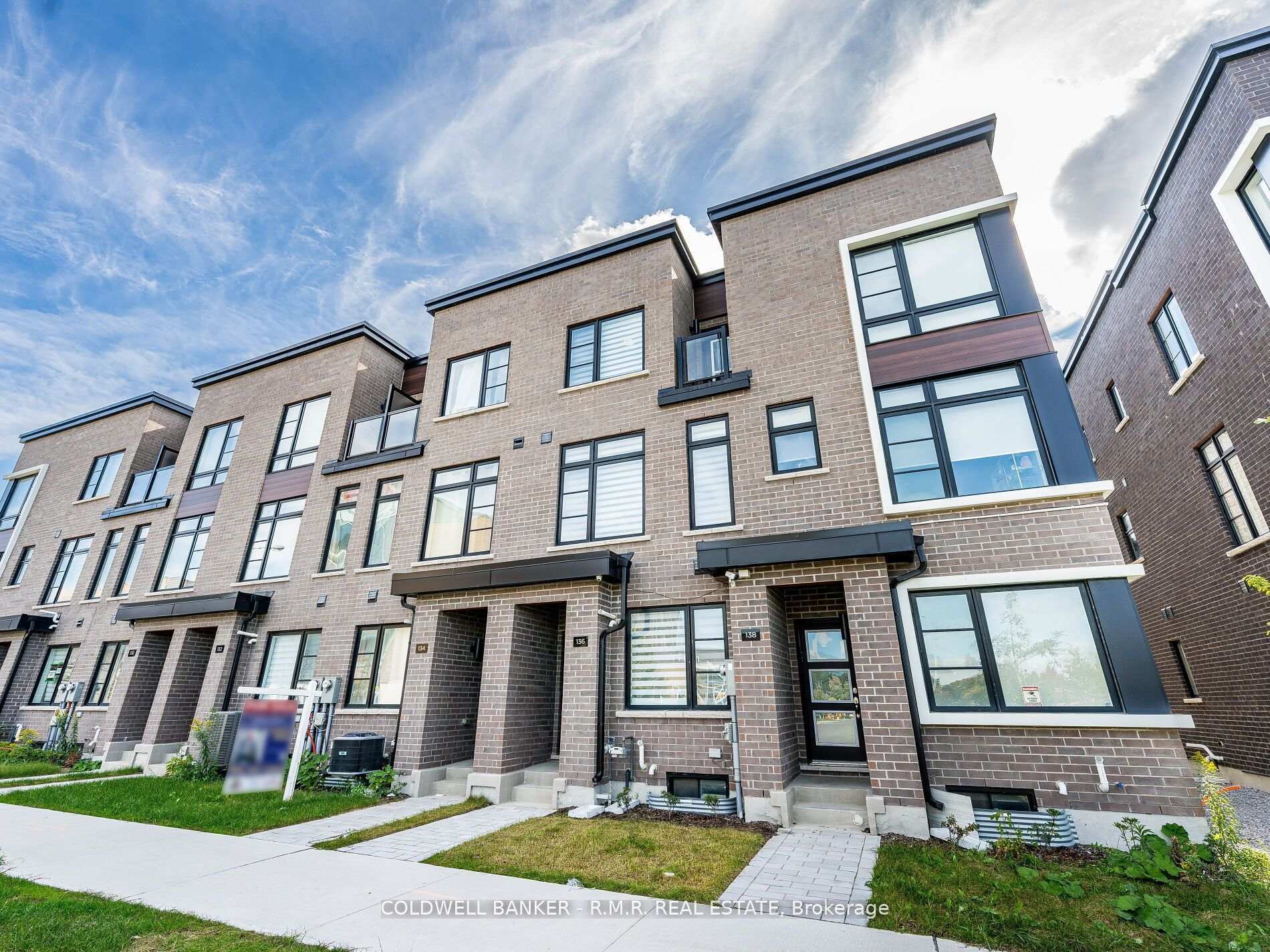 Photo 2 of 136 Brockley Drive, Scarborough, Bendale — HOMEH