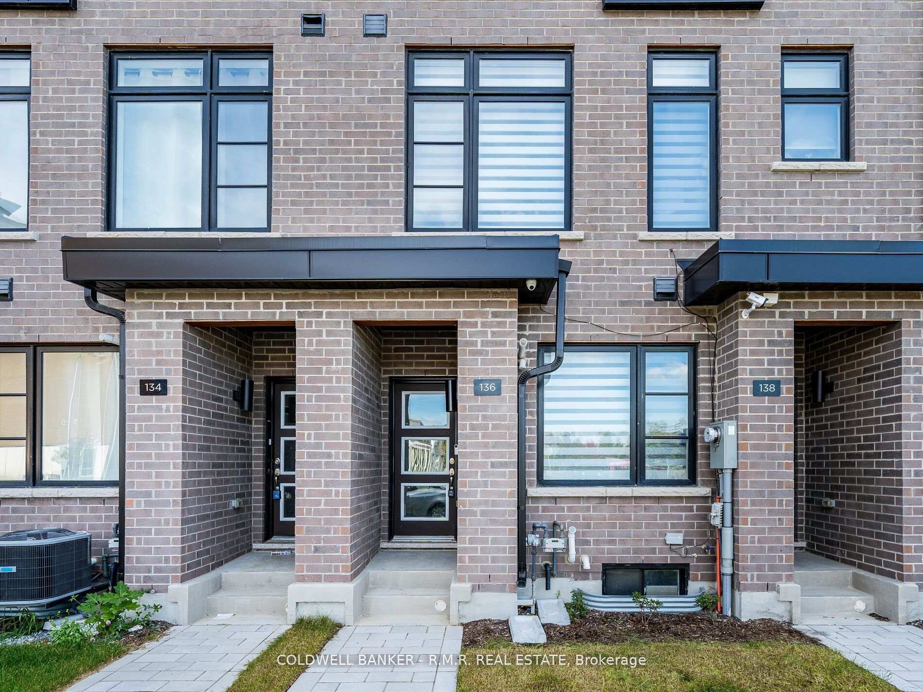 Photo 3 of 136 Brockley Drive, Scarborough, Bendale — HOMEH