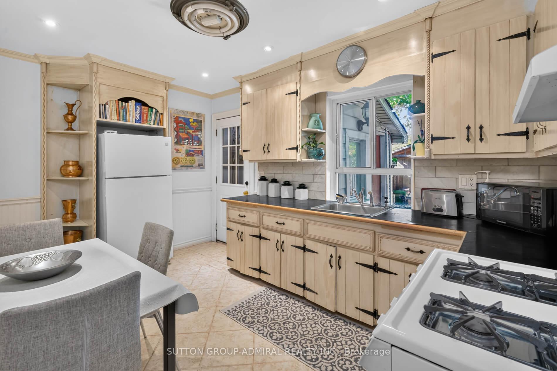 Photo 9 of 320 Weston Road, Toronto, Junction Area — HOMEH