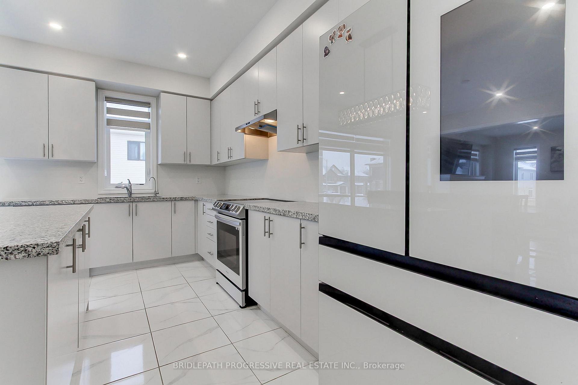 Photo 12 of 145 Terry Fox Drive, Barrie, Rural Barrie Southeast — HOMEH