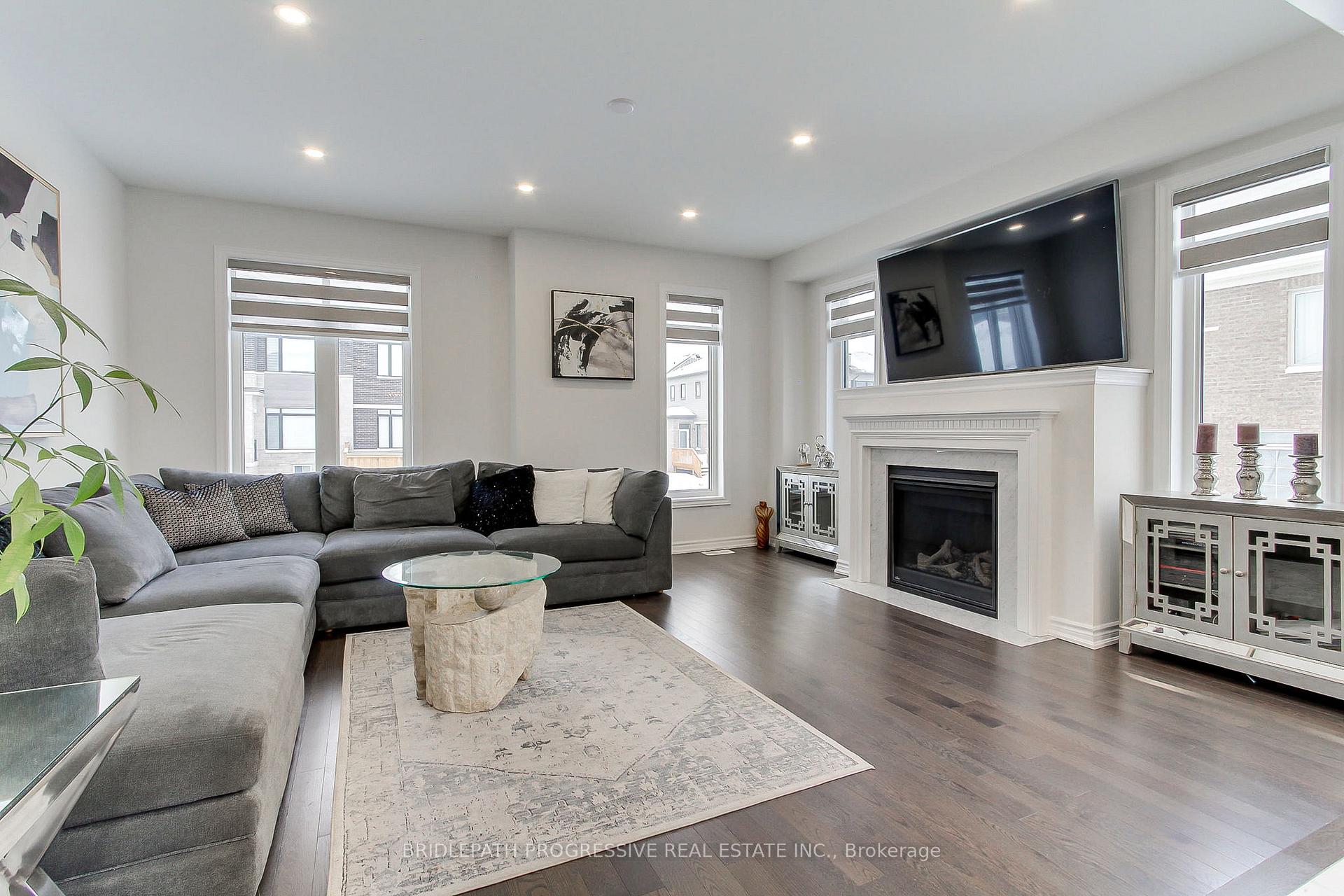 Photo 15 of 145 Terry Fox Drive, Barrie, Rural Barrie Southeast — HOMEH