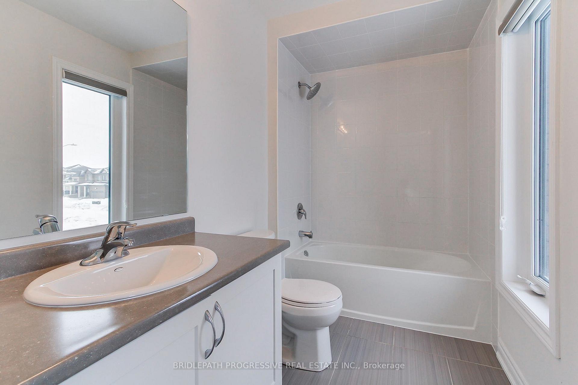 Photo 21 of 145 Terry Fox Drive, Barrie, Rural Barrie Southeast — HOMEH
