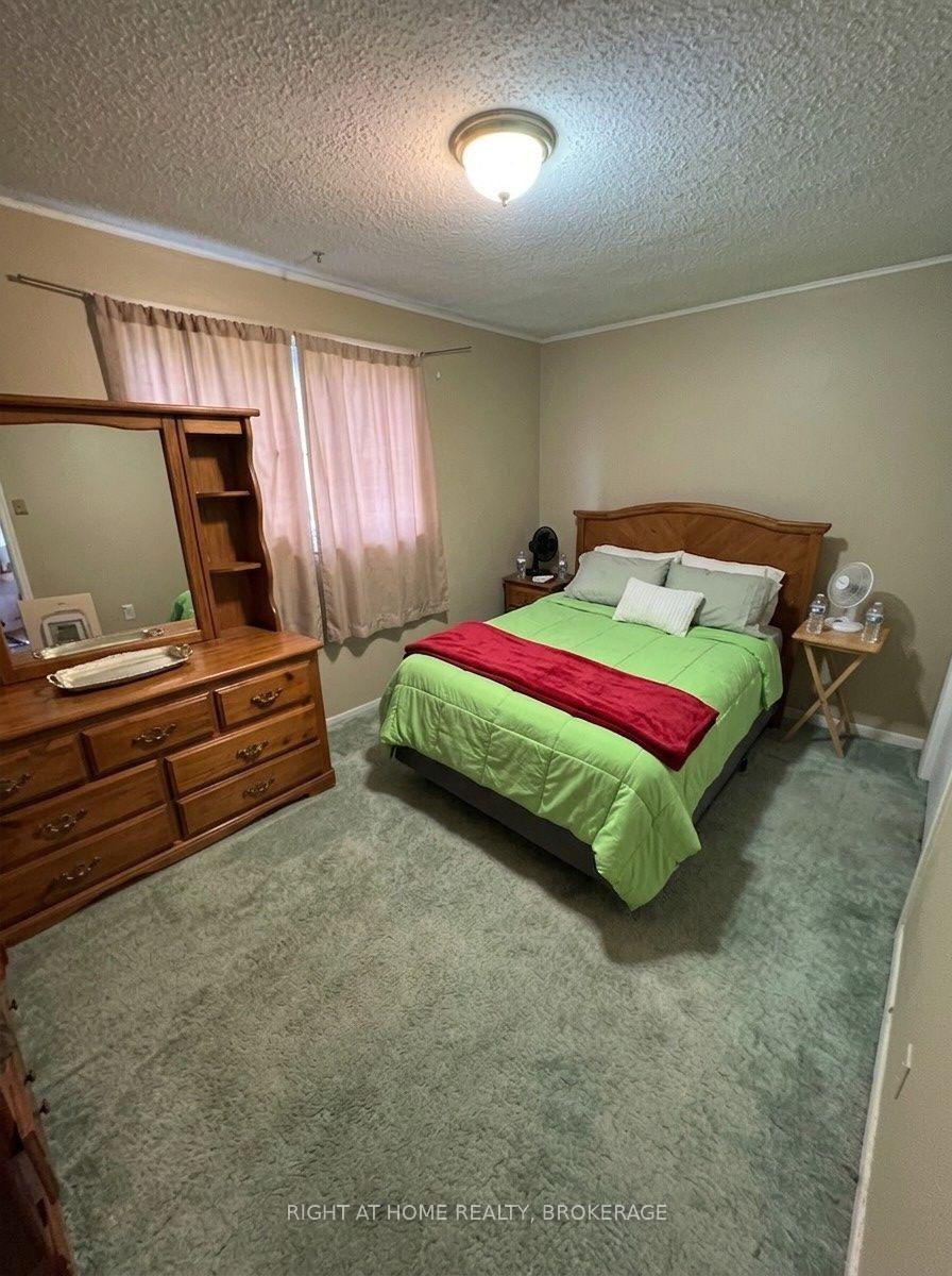 Photo 10 of 94 Haynes Avenue, St. Catharines, E. Chester — HOMEH