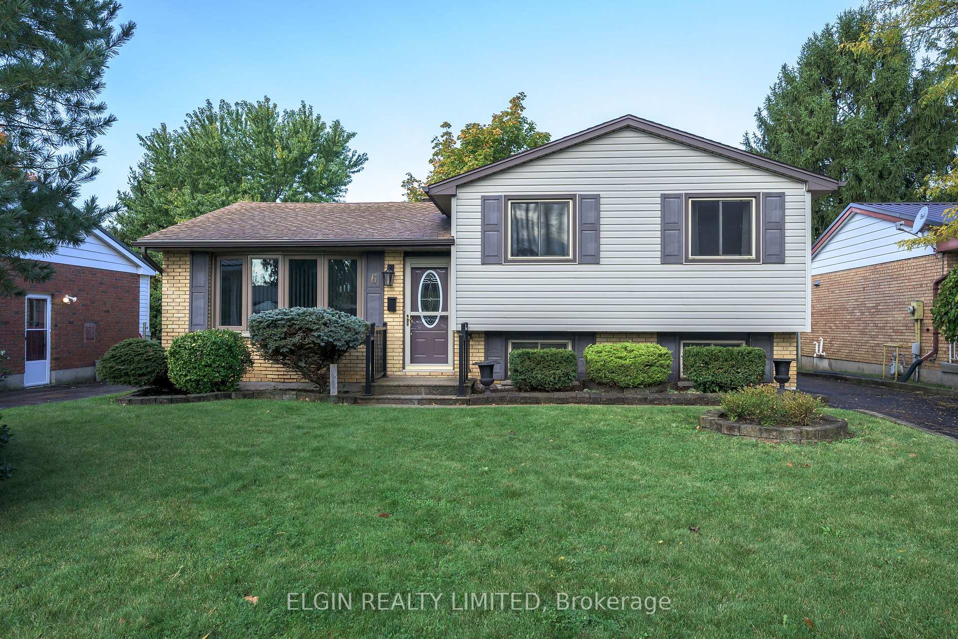 Photo 1 of 6 Aldborough Avenue, St. Thomas — HOMEH