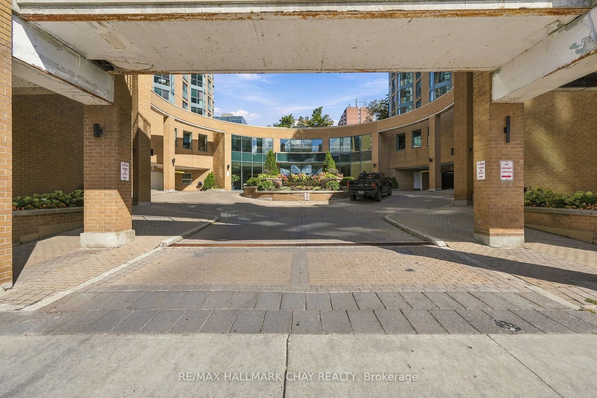 Photo 4 of Unit 710, 150 Dunlop Street E, Barrie, City Centre — HOMEH