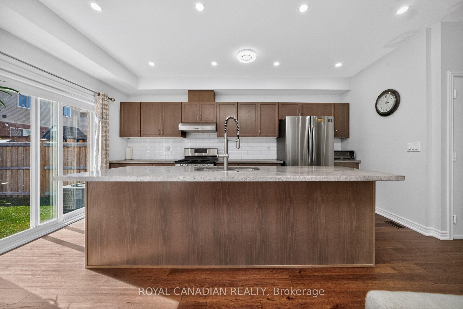 Photo 15 of 72 Bobolink Road, Hamilton, Bruleville — HOMEH