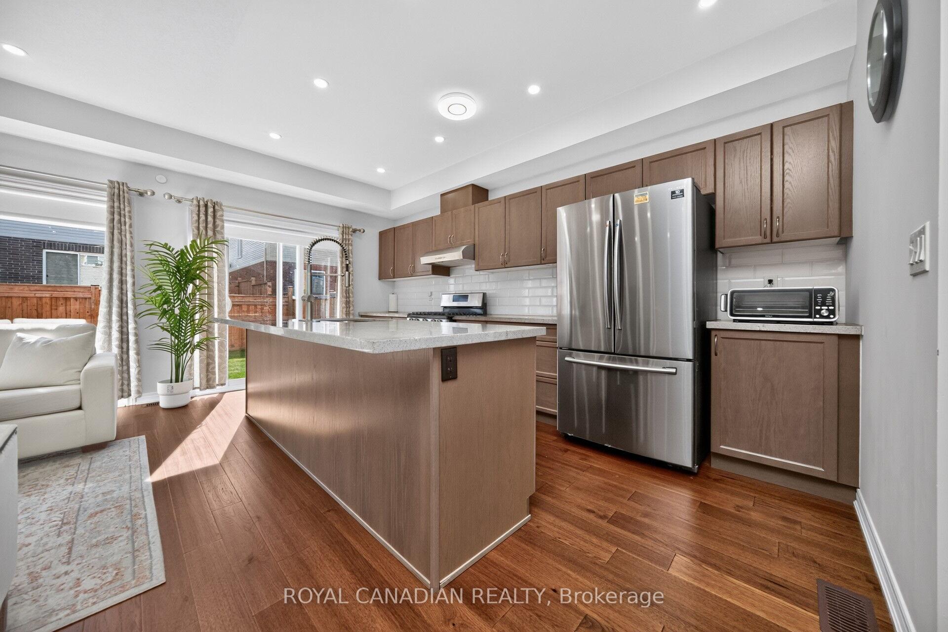 Photo 16 of 72 Bobolink Road, Hamilton, Bruleville — HOMEH