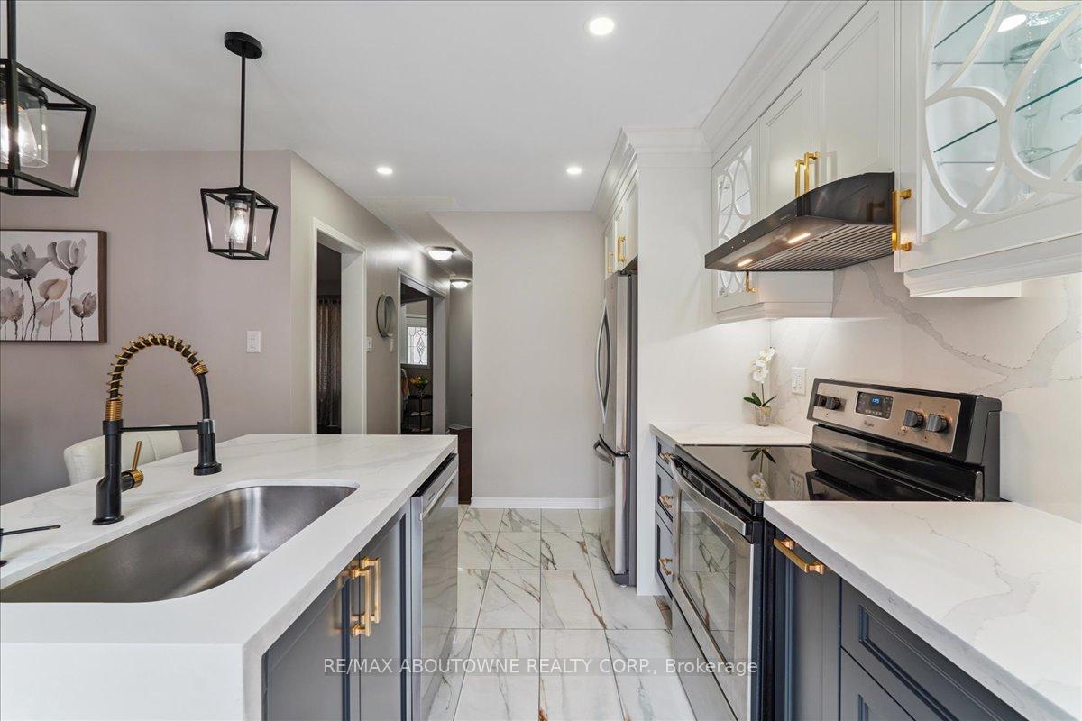 Photo 9 of 248 Albright Road, Brampton, Fletcher's Creek Village — HOMEH
