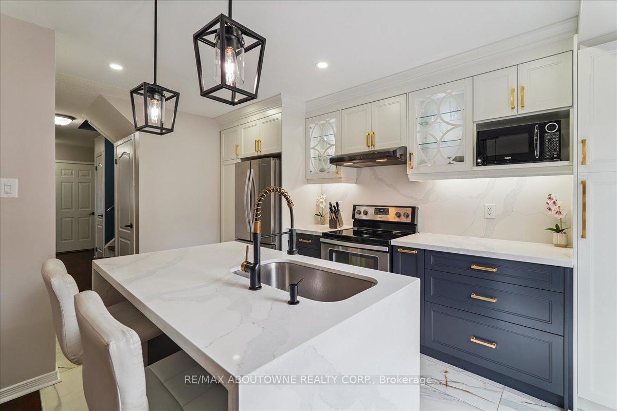 Photo 10 of 248 Albright Road, Brampton, Fletcher's Creek Village — HOMEH