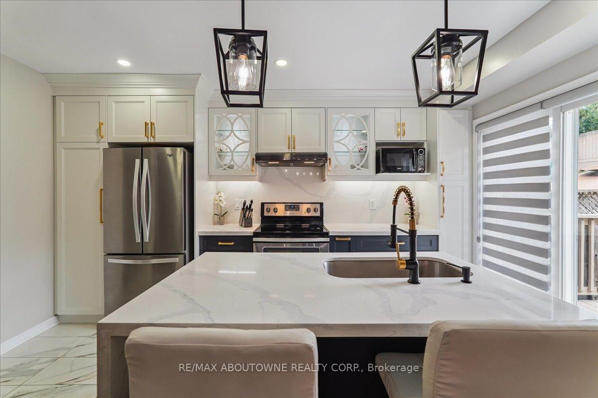 Photo 11 of 248 Albright Road, Brampton, Fletcher's Creek Village — HOMEH