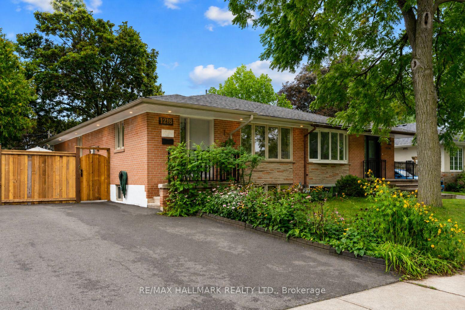 Photo 2 of 1218 Grange Road, Oakville, Falgarwood — HOMEH