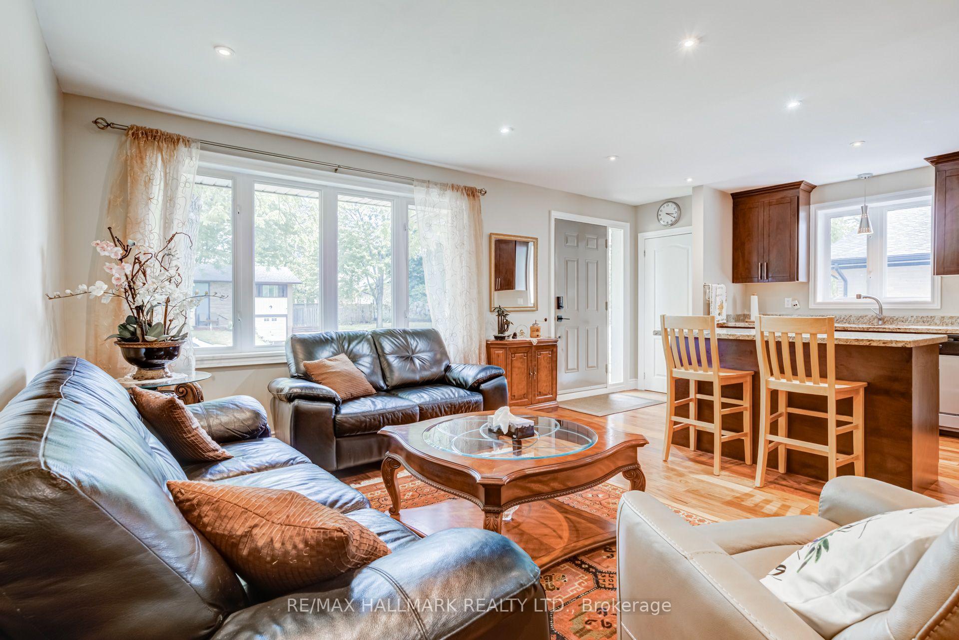 Photo 6 of 1218 Grange Road, Oakville, Falgarwood — HOMEH