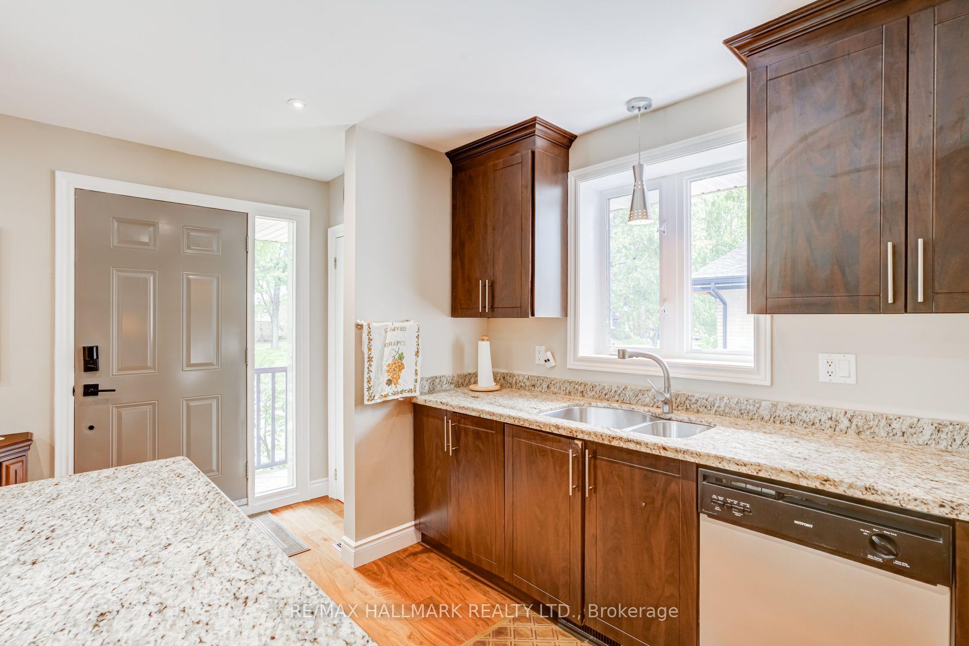 Photo 9 of 1218 Grange Road, Oakville, Falgarwood — HOMEH