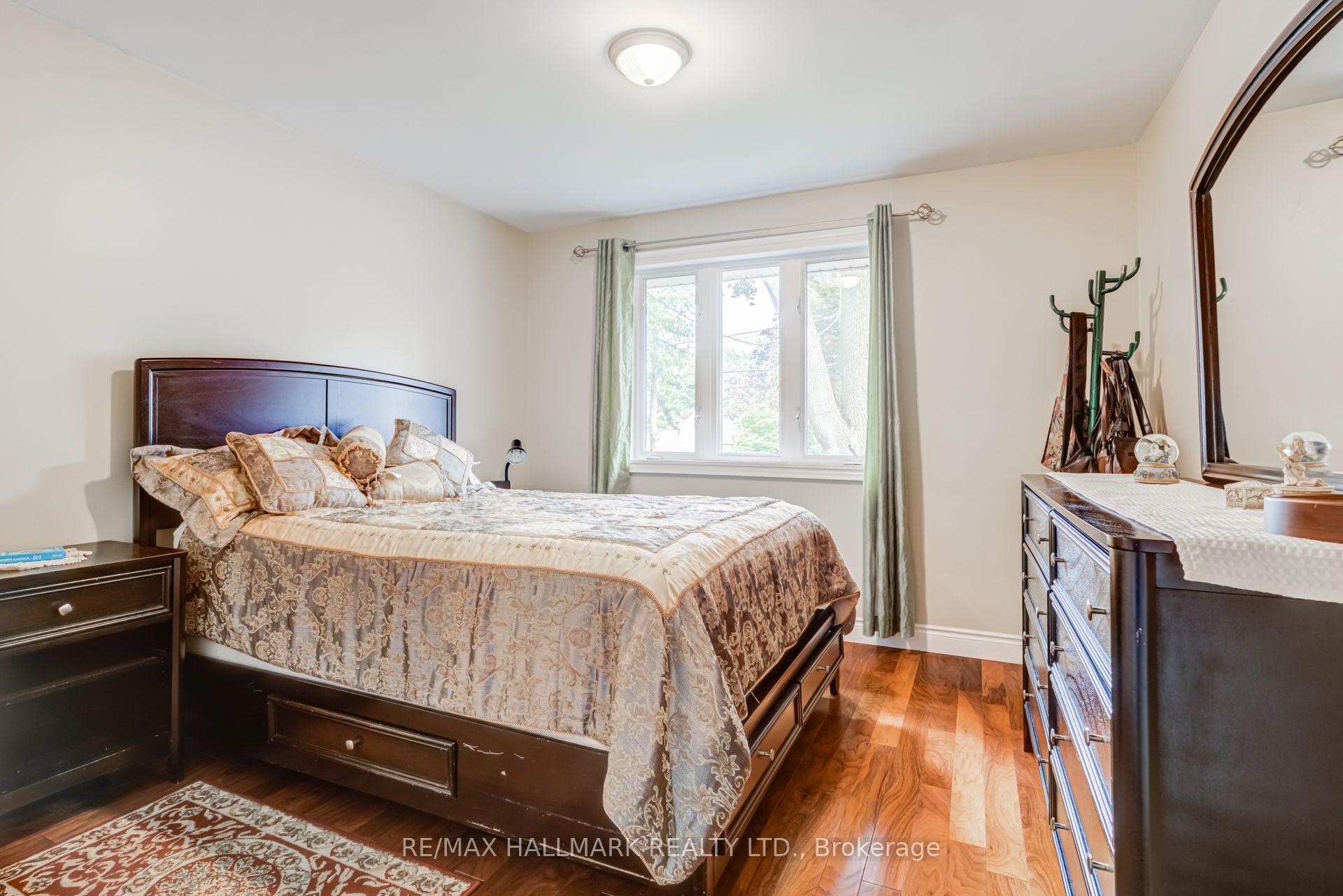 Photo 15 of 1218 Grange Road, Oakville, Falgarwood — HOMEH