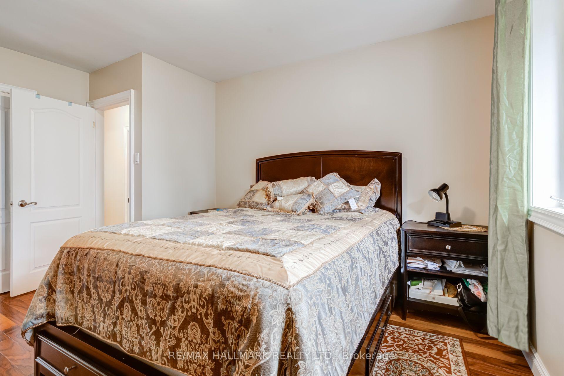 Photo 16 of 1218 Grange Road, Oakville, Falgarwood — HOMEH
