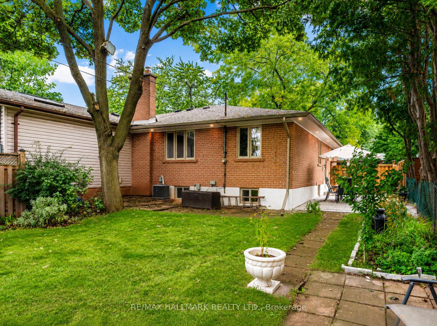 Photo 37 of 1218 Grange Road, Oakville, Falgarwood — HOMEH