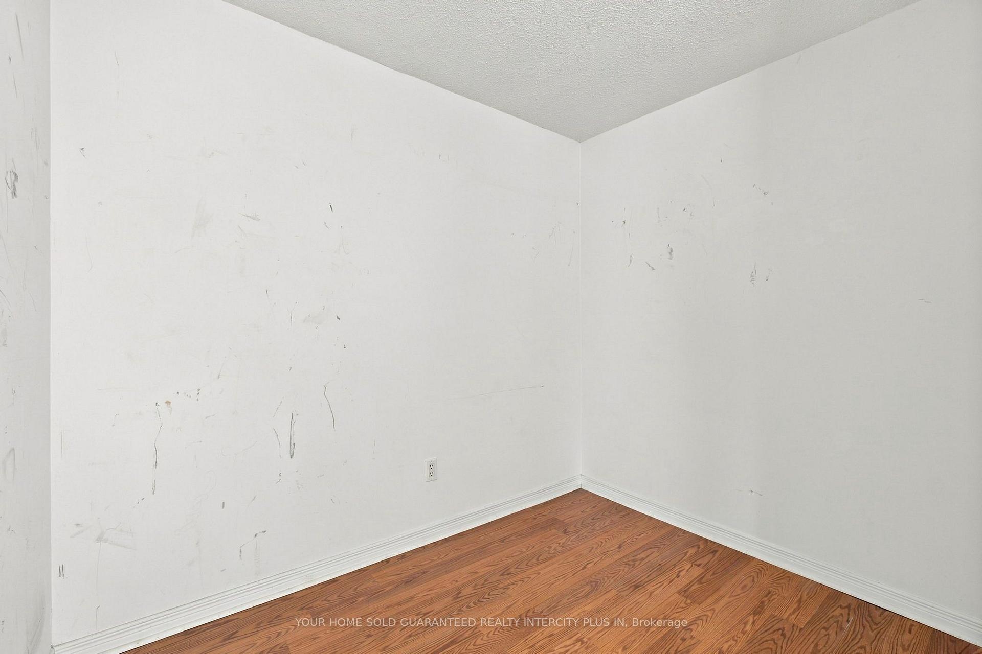 Photo 7 of Unit 802, 3650 Kingston Road, Scarborough, Scarborough Village — HOMEH
