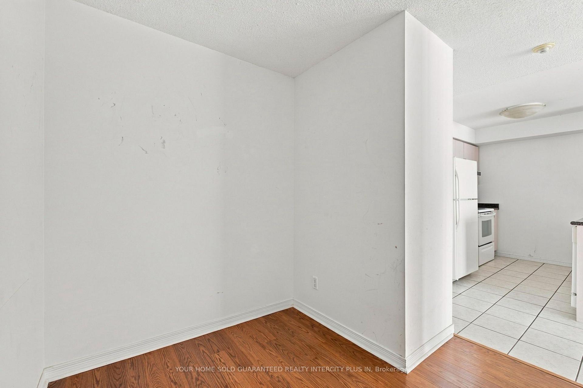 Photo 8 of Unit 802, 3650 Kingston Road, Scarborough, Scarborough Village — HOMEH