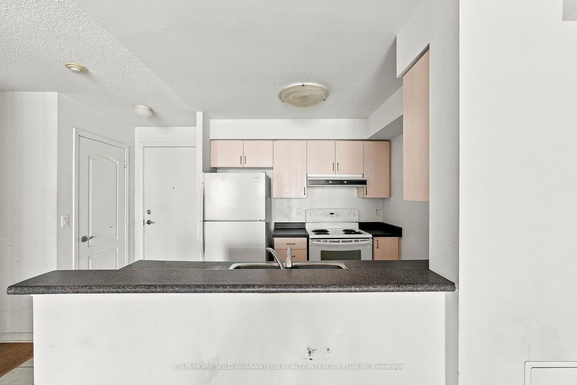 Photo 11 of Unit 802, 3650 Kingston Road, Scarborough, Scarborough Village — HOMEH