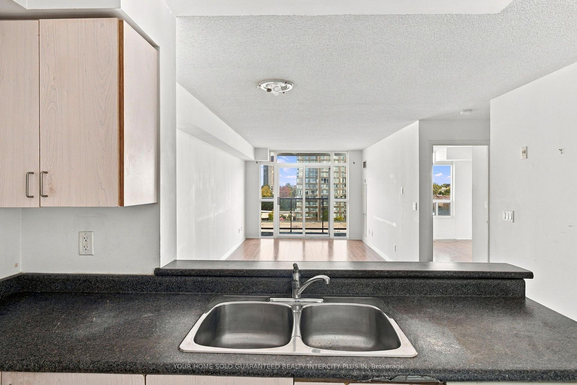 Photo 13 of Unit 802, 3650 Kingston Road, Scarborough, Scarborough Village — HOMEH