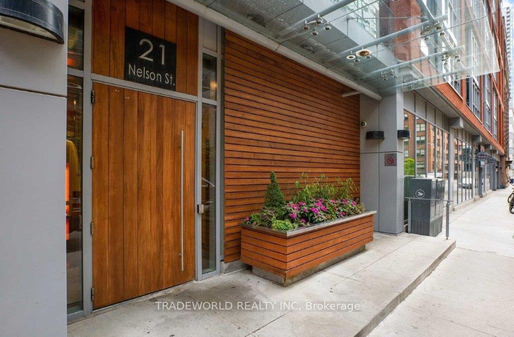 Photo 2 of Unit 319, 21 Nelson Street, Toronto, Waterfront Communities — HOMEH