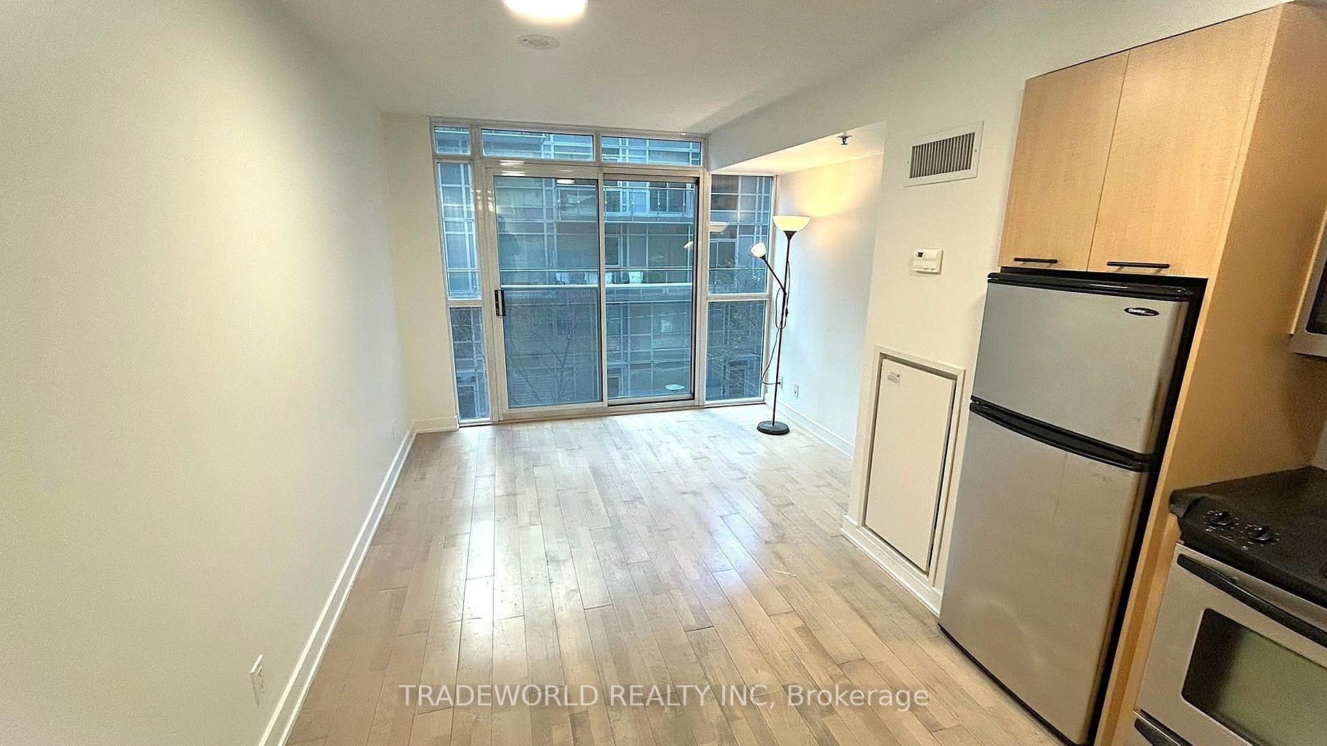 Photo 3 of Unit 319, 21 Nelson Street, Toronto, Waterfront Communities — HOMEH