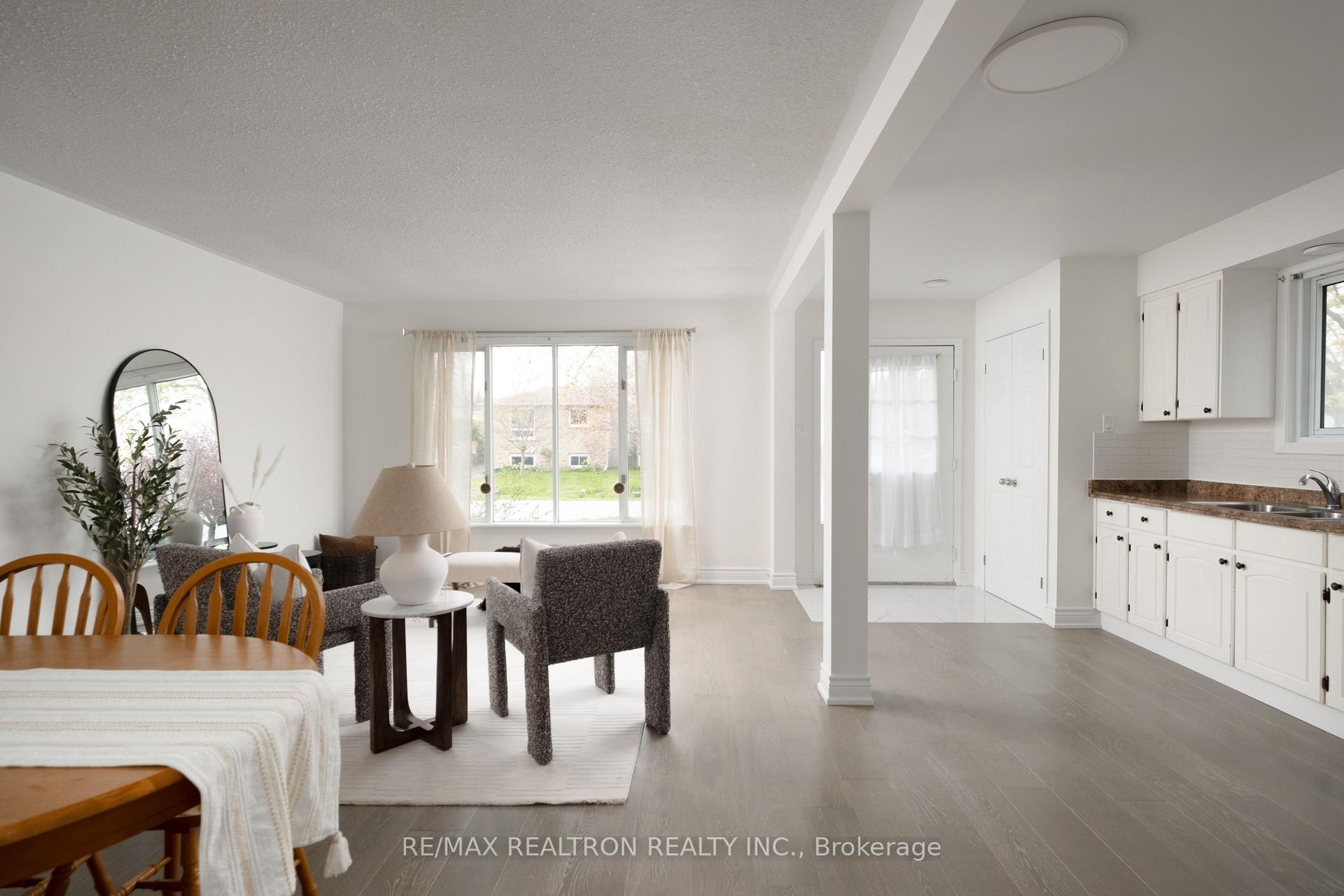 Photo 6 of 8 Courtice Crescent, Collingwood — HOMEH