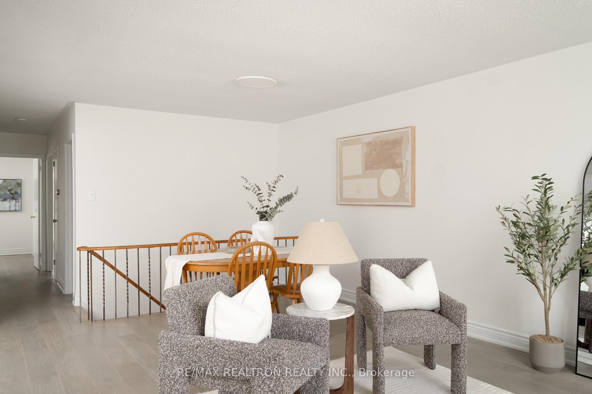 Photo 8 of 8 Courtice Crescent, Collingwood — HOMEH