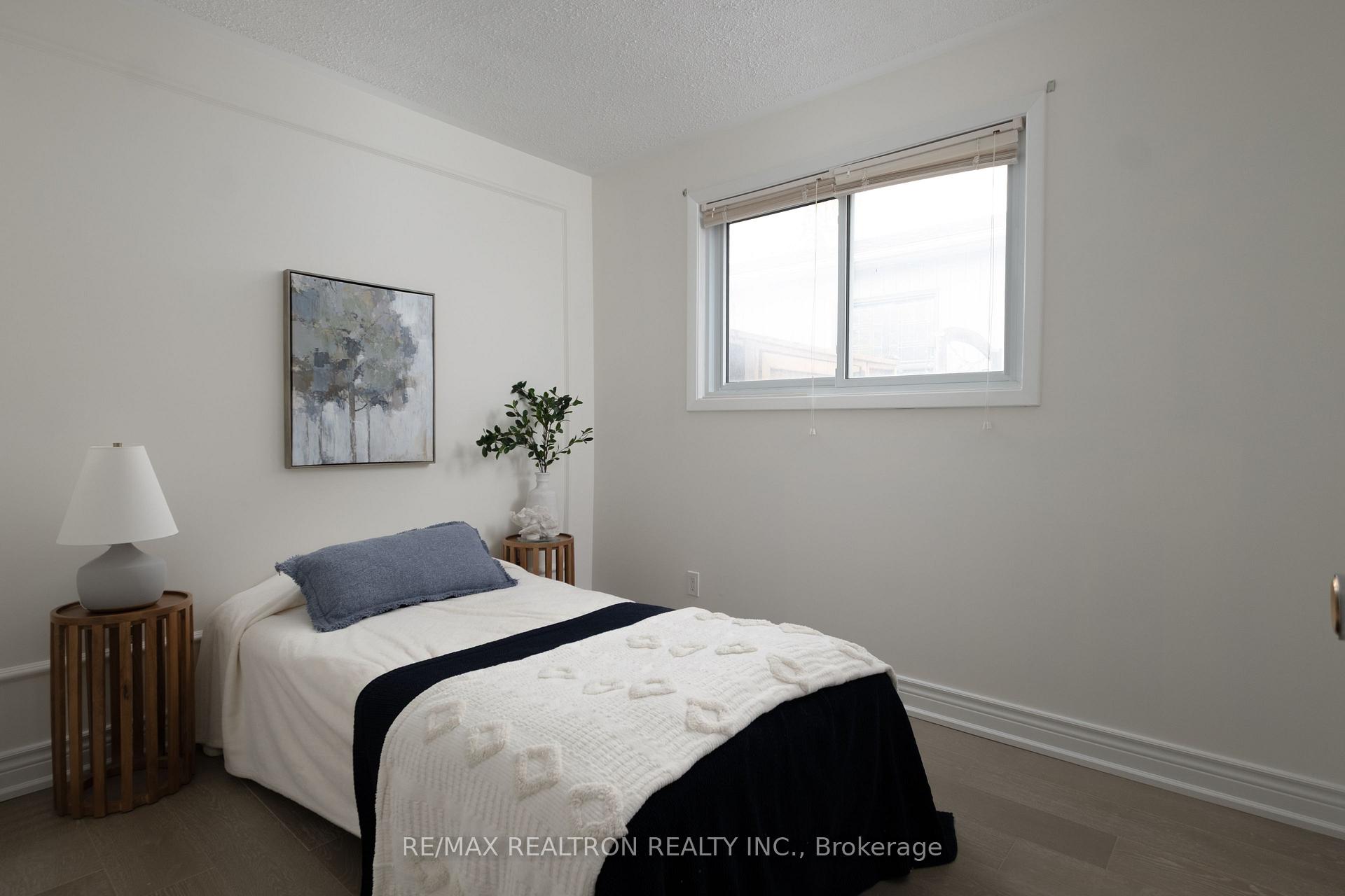Photo 17 of 8 Courtice Crescent, Collingwood — HOMEH