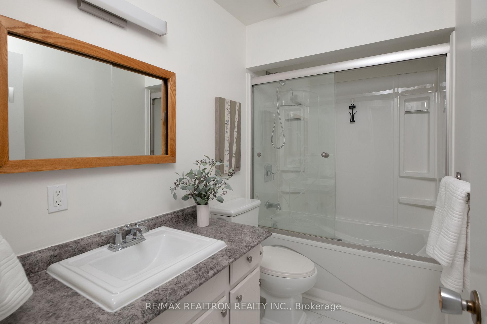Photo 20 of 8 Courtice Crescent, Collingwood — HOMEH